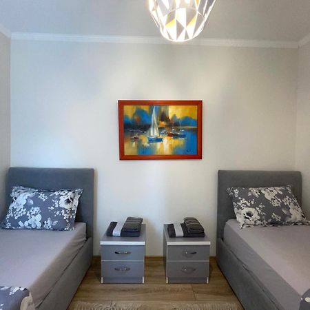 Peak Apartment Modern Durres City Centre #2 Bagian luar foto