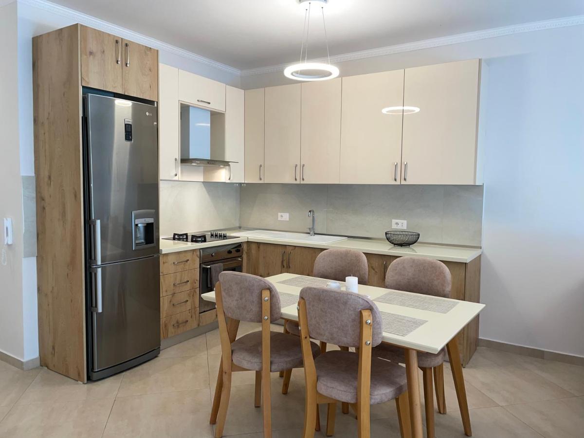 Peak Apartment Modern Durres City Centre #2 Bagian luar foto