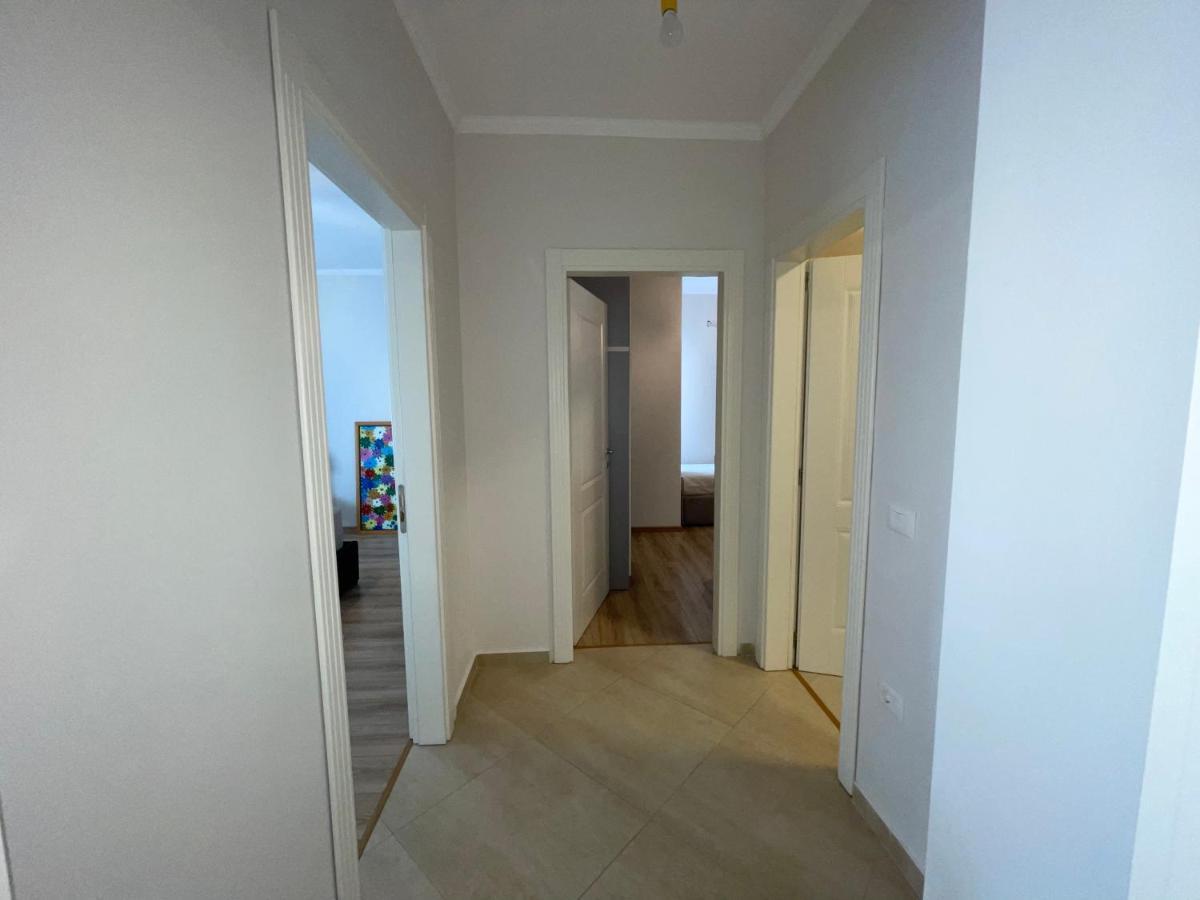 Peak Apartment Modern Durres City Centre #2 Bagian luar foto