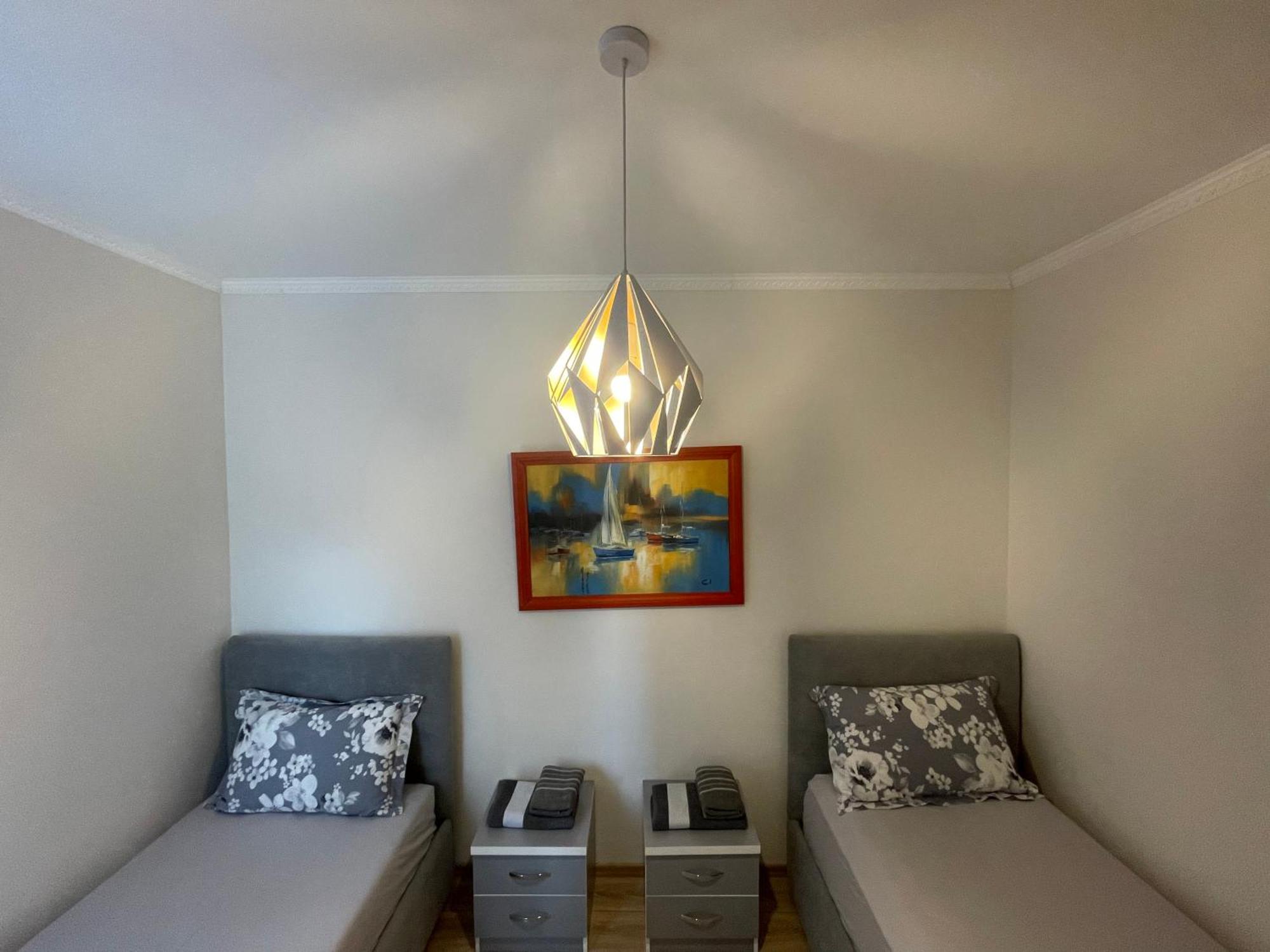 Peak Apartment Modern Durres City Centre #2 Bagian luar foto