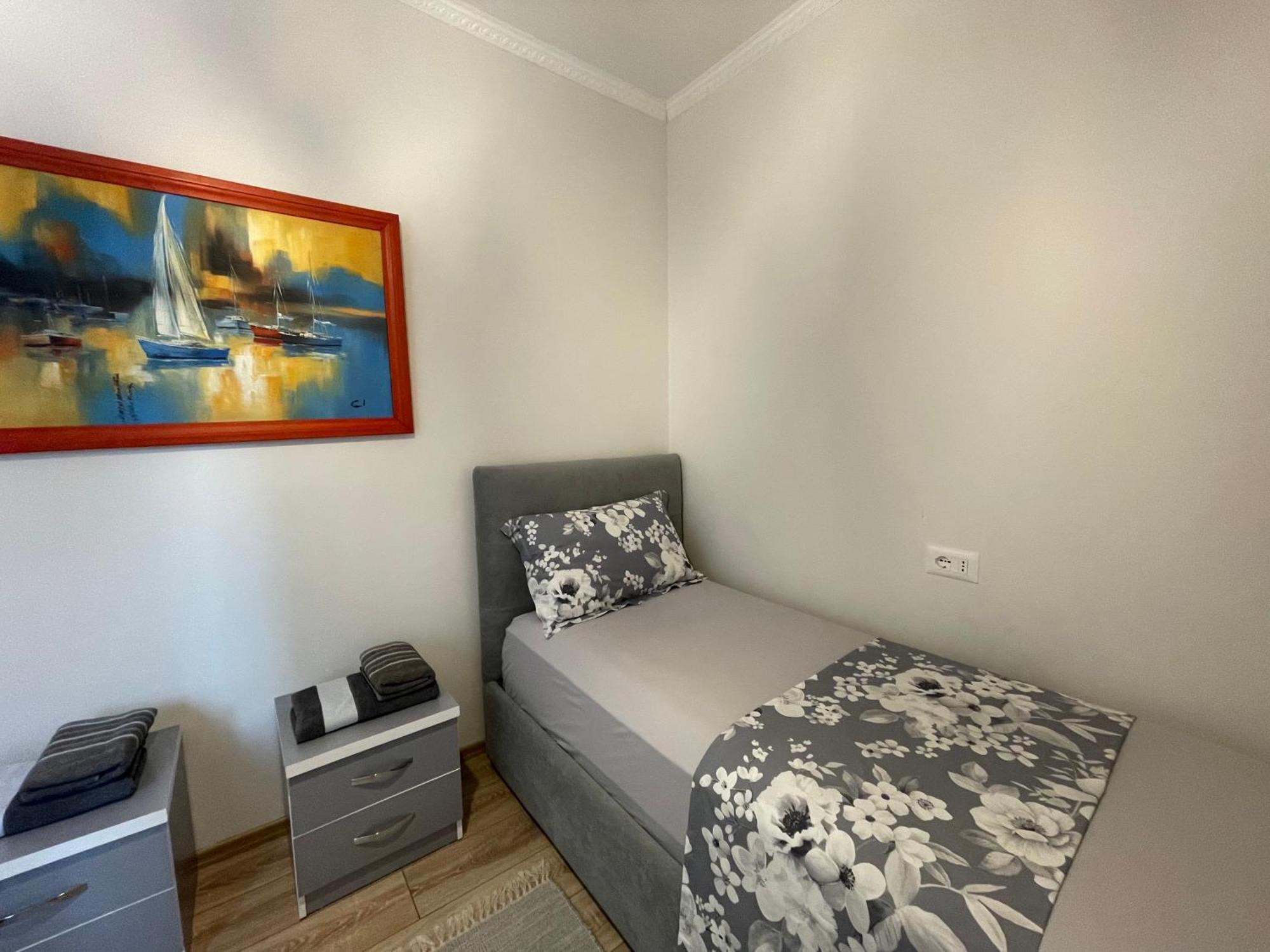 Peak Apartment Modern Durres City Centre #2 Bagian luar foto